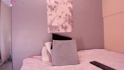 Snapshot of hailey_foxxx chatting on September 29, 1:43 am laura online show from September 29, 1:43 am