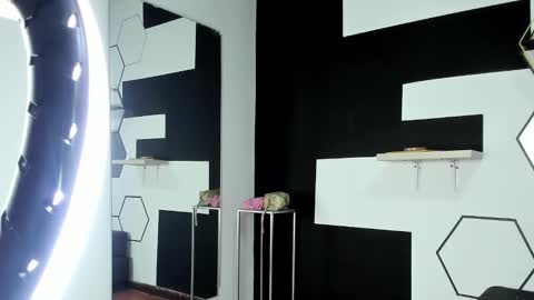 haileycat_ online show from January 4, 12:59 am