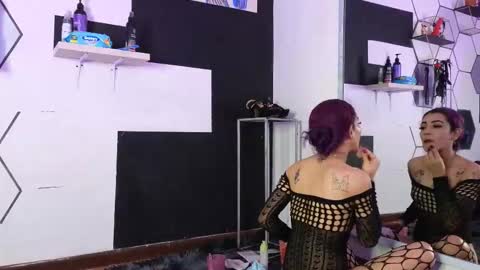 haileycat_ online show from December 23, 1:20 am