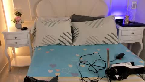 haileysans online show from March 17, 11:47 am