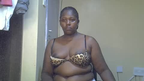 hairypussybigassy001 online show from January 6, 5:49 pm