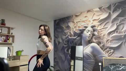 haleybullivant online show from November 8, 6:24 pm