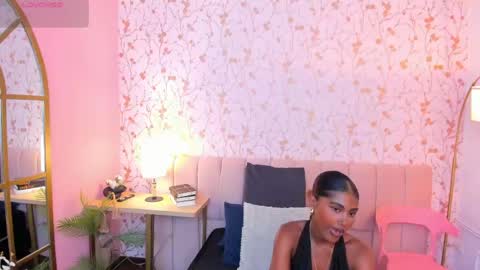 Halley Lorens online show from May 25, 7:02 pm
