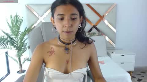 hamber_reyes online show from September 25, 1:32 pm