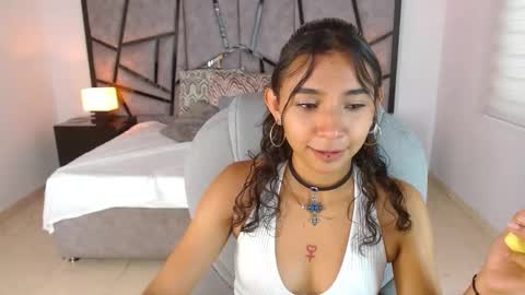 hamber_reyes online show from October 4, 12:55 pm