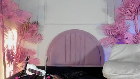 hanaahquinn online show from May 26, 3:17 am