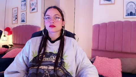 hanabie_ online show from April 8, 3:19 am