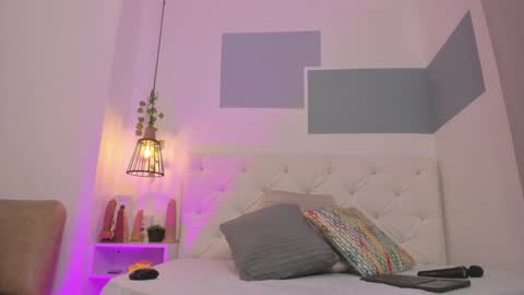 hanah_gray online show from January 11, 11:45 am