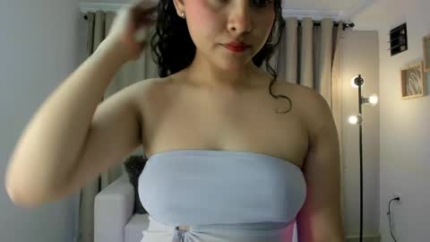 Hanna Lineros  online show from May 11, 2:45 pm