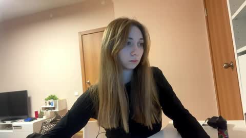 Alya online show from May 4, 3:16 pm