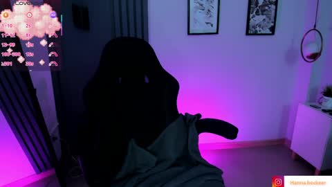 hanna  online show from April 2, 3:37 am