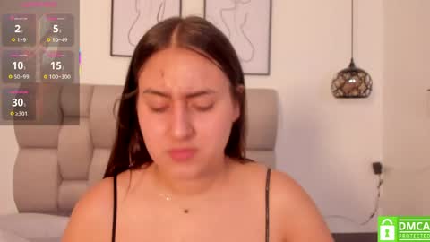 hanna__evans_ online show from May 6, 11:47 am
