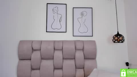 hanna__evans_ online show from April 28, 12:09 pm