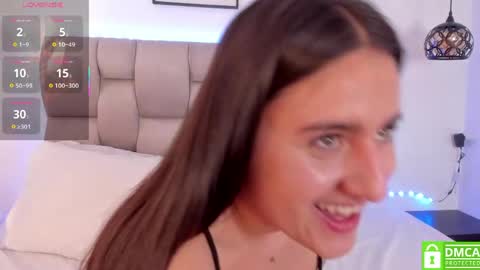 hanna__evans_ online show from May 11, 1:35 pm