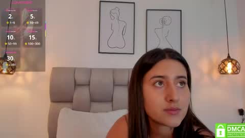 hanna__evans_ online show from May 17, 11:31 am