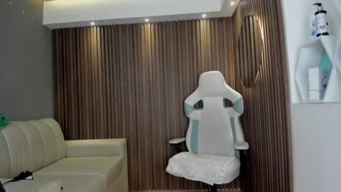 Hanna Dust online show from February 3, 3:31 am