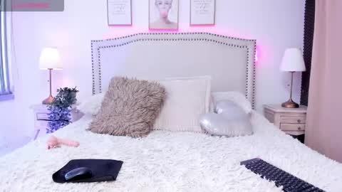 Hanna Klover online show from May 26, 2:49 pm