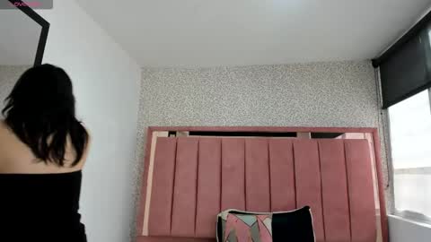  H A N N A  online show from March 6, 8:04 pm