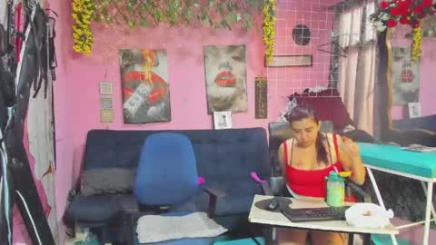 Hanna online show from May 26, 1:21 pm