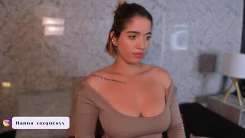 Hanna  online show from May 12, 8:04 pm