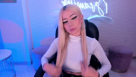  Hanna Connor  online show from January 15, 7:55 pm