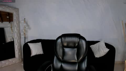  Hanna Connor  online show from May 12, 9:10 pm