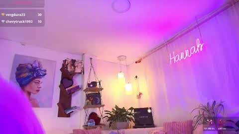 hannah_lovee online show from March 13, 3:52 am