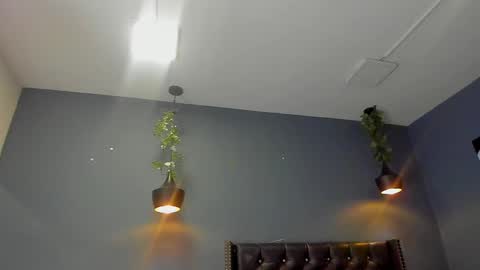 HANNAH MILLER online show from February 27, 5:15 pm