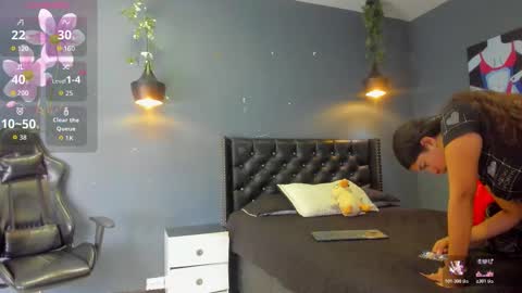 HANNAH MILLER online show from November 11, 5:43 pm