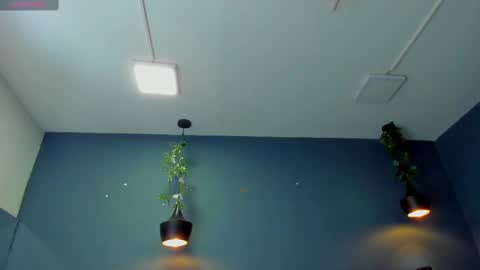 HANNAH MILLER online show from March 7, 5:38 pm