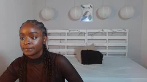 hannahcox1 online show from January 13, 7:43 am