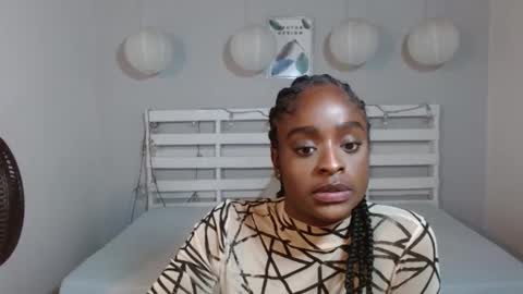 hannahcox1 online show from January 14, 4:47 am