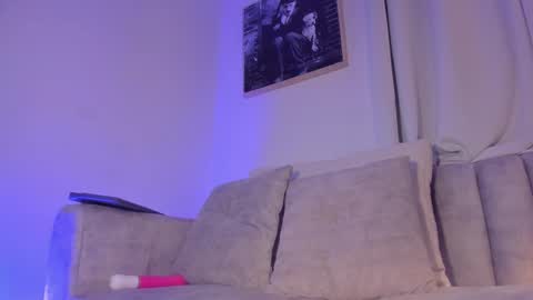 Hannah  online show from October 23, 11:33 pm