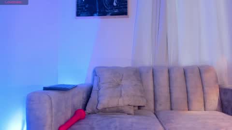 Hannah  online show from December 29, 1:06 pm