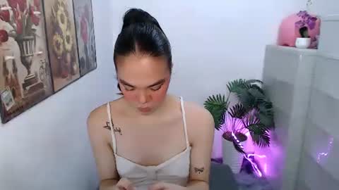HANNAH online show from May 6, 1:20 am