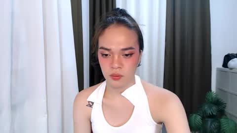 HANNAH online show from May 13, 6:13 pm