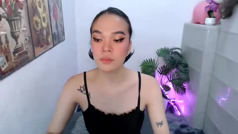 HANNAH online show from May 4, 12:47 am