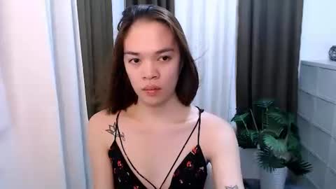 HANNAH online show from May 23, 1:59 am