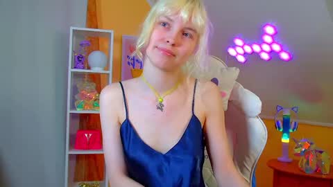 Hannah online show from April 30, 5:40 pm