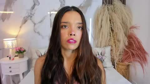 Hannahill69 online show from May 26, 5:07 am
