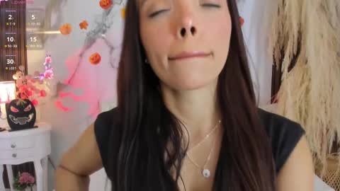 Hannahill69 online show from October 25, 5:26 am