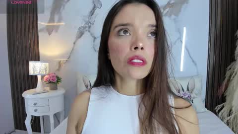 Hannahill69 online show from February 10, 4:59 am