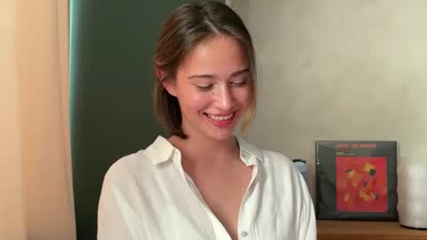 hannahinto online show from May 8, 2:20 pm