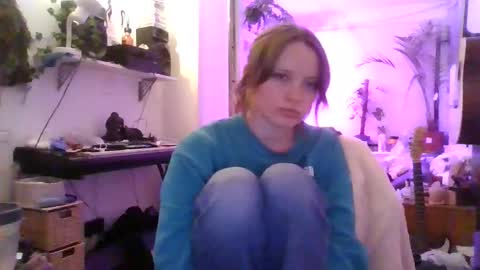 Hannah online show from March 17, 9:52 pm