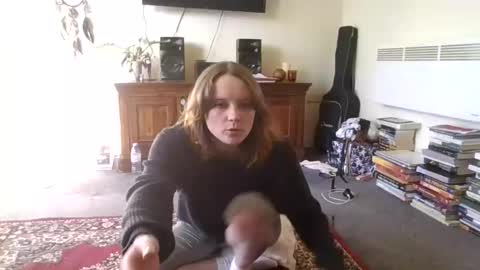 Hannah online show from April 22, 4:26 pm