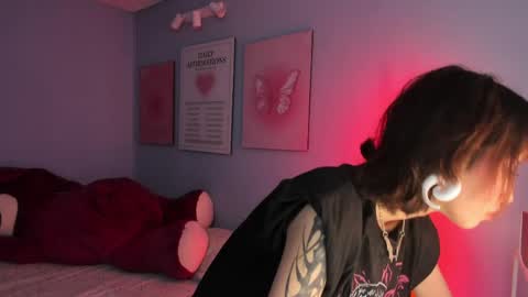 Hannah online show from May 8, 1:03 pm