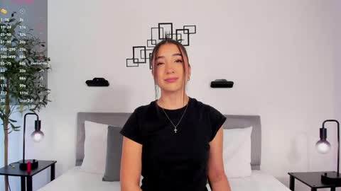 Hanna Os online show from May 10, 11:23 am