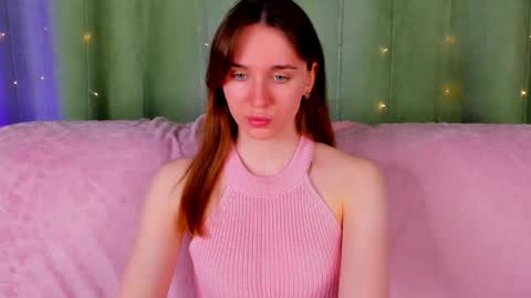 Hannavanilla online show from May 25, 8:24 am