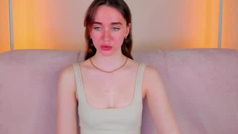 Hannavanilla online show from May 16, 10:36 am