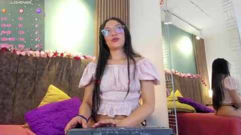 hannawen_ online show from May 15, 9:39 pm